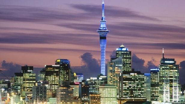Le rapport Doing Business 2015 place la Nouvelle Zélande au deuxième rang des destinations où il est le plus facile de faire des affaires. Seul Singapour arrive à faire mieux. Quant à Hong Kong il ferme la marche du podium !
