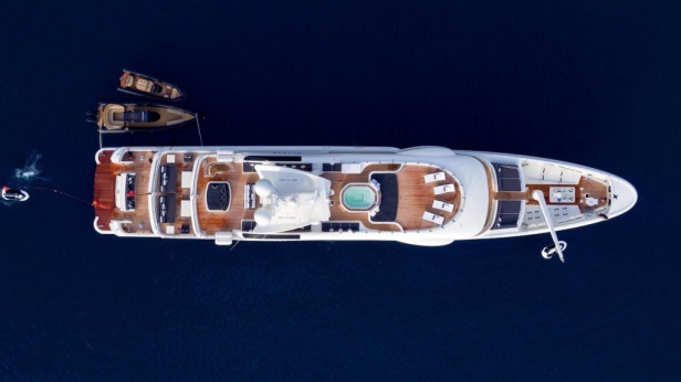 Le Amels Elixir est un yacht de 55 mètres, dernier venu de la gamme Amels 180. Pouvant accueillir jusqu’à 12 passagers, il est conçu pour offrir des performances exceptionnelles et un confort spacieux et inégalable.