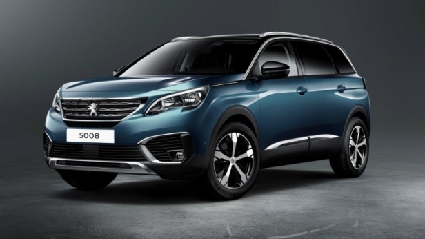 La Peugeot 5008 change radicalement de visage et devient un vrai SUV familial ! Toujours très modulable, elle offre aussi un vaste choix de motorisations, avec des puissances de 100 à 180 ch, 3 moteurs essence et 6 blocs diesels...