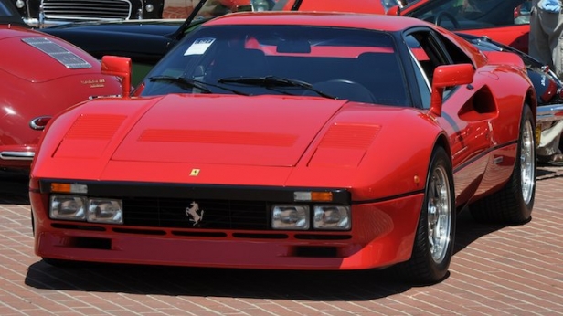 La Ferrari 288 GTO, un modèle mythique de la marque au cheval cabré ! 277 exemplaires dans le monde, elle s'échange environ pour 400 000€. Ce super-car est collector !