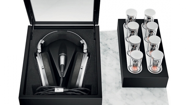 Sennheiser réinterprète le son avec ce nouvel ampli de casque très haut de gamme fait de marbre italien de Carrar ! Comptez 50 000 € pour ce bijoux