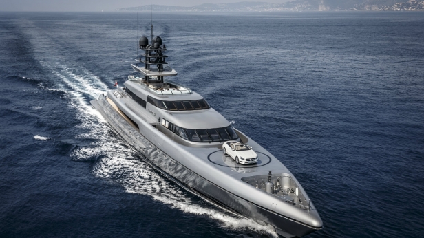 Le Silver Fast est un yacht digne d'un hôtel de luxe flottant ! Doté d'un cinéma extérieur, d'un sauna, d'un salon de beauté, d'une salle de sport, d'un jardin d'hiver et d'un héliport sur son pont...Il coûte pas moins de 88 millions de dollars !