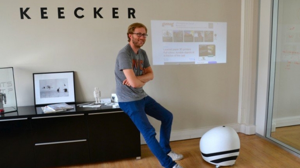 Un robot intelligent qui s'invite chez vous ! Je vous présente Keecker, la chaine hifi nomade connectée qui permet de faire également des vidéos conférences