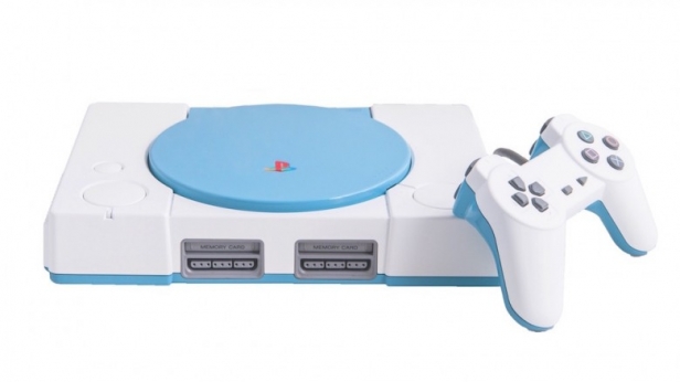 Pour les nostalgiques, Lekki réédite la toute première PlayStation, sortie en 1994 ! Elle sera déclinée en jaune et en bleu ciel, et sera vendue à 140€
