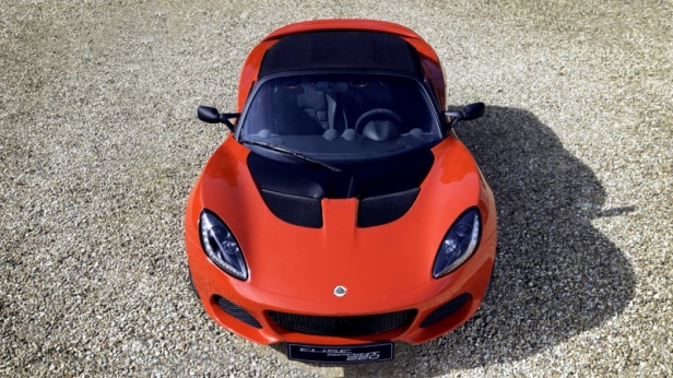La nouvelle Lotus Elise Sprint est sportive, séduisante et surtout légère: moins de 800 kg ! Proposée en 2 motorisations : une de 136 chevaux et une autre de 220, à un prix variant entre 47 700 et 56 780 €