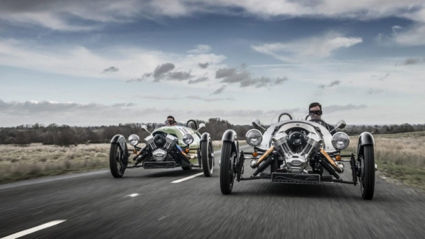Morgan Motor pourrait greffer des moteurs hybrides et électriques sur ses véhicules atypiques au style néo-rétro, composés d’une caisse en bois. L'objectif étant la réduction globale des émissions de CO2 et la relance du secteur automobile anglais