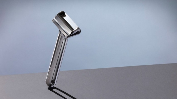 Après la brosse à dent de luxe, voici le rasoir ! Le OneBlade, offrant une prise en main impeccable et doté d’une lame en acier téflonisé, a pour objectif d'être le meilleur rasoir du marché ! Commercialisé à 300 $