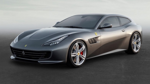 Ferrari se lance dans les voitures familiales ! La GTC4 Lusso est un coupé à 4 places développant 690 chevaux, qui sera commercialisé à plus de 270 000 euros.