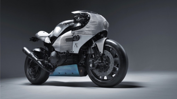 La Praëm SP3 est une réinterprétation de la Honda VTR 1000 RC51, modifiée et améliorée à la main par les artisans de Praëm pendant plus de 4000 h !