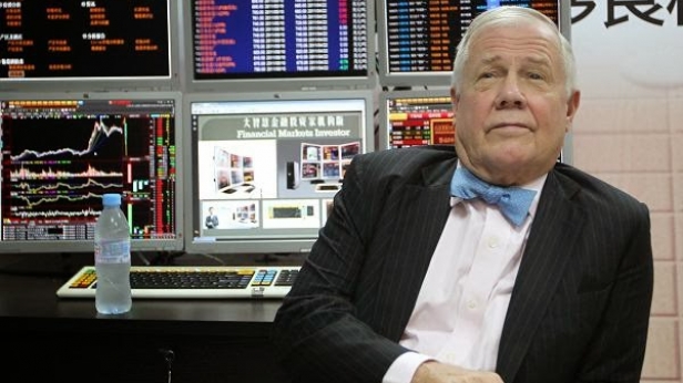 Les banques centrales ne sont pas plus intelligentes que les marchés financiers. Vous devriez être tous inquiets et vous préparer au pire... avertit JIM ROGERS, l'ancien partenaire de Georges SOROS.