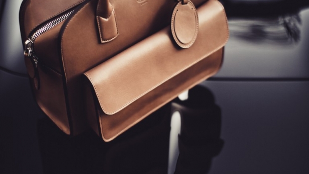 Giorgio Armani s'associe avec Bugatti pour une collection de prêt à porter et accessoires masculins de très haut de gamme, avec des pièces numérotées et fabriquées en édition limitée !