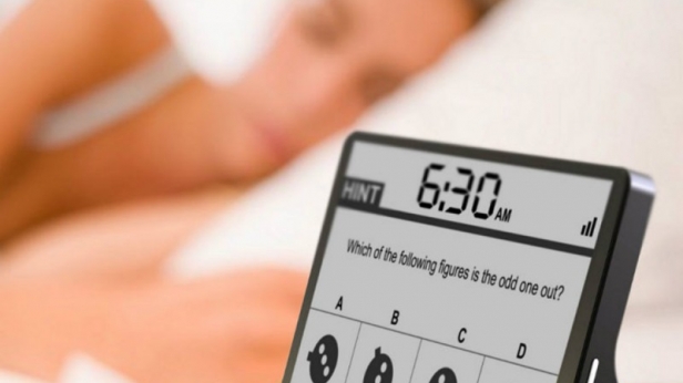 IQ Alarm est le concept idéal pour ceux qui ont souvent des pannes de réveil: il vous demandera de répondre de une à trois questions et ne s’arrêtera que lorsque vous aurez répondu avec succès !