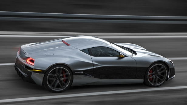 Concept One de Rimac vient directement concurrencer Ferrari et McLaren ! Une supercar qui revendique 1 088 chevaux, 1 600 Nm et une vitesse max annoncée à 355 km/h.