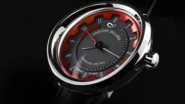 La Sartory Billard Paraboloide Apex RPM01, premier modèle de montre de la marque horlogère française, rend hommage à l'automobile en une série limitée à 88 exemplaires. Elle sera vendue à moins de 3000 €