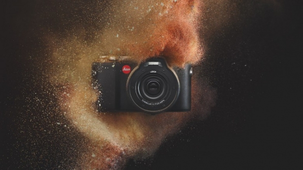 Leica propose cet appareil spécialement conçu pour une utilisation en extérieur: robuste et précis, il autorise des clichés à une profondeur de jusqu’à 15 mètres sous l’eau ! Il sera disponible en février à 3 250 euros