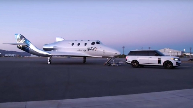 Richard Branson revient à la charge avec la Version 2 de son vaisseau spatial. Souvenez vous des "petits" journaleux français qui annonçaient sa fin suite à l'explosion de la version 1 en plein vol. Un bel exemple entrepreneurial dans l'adversité !