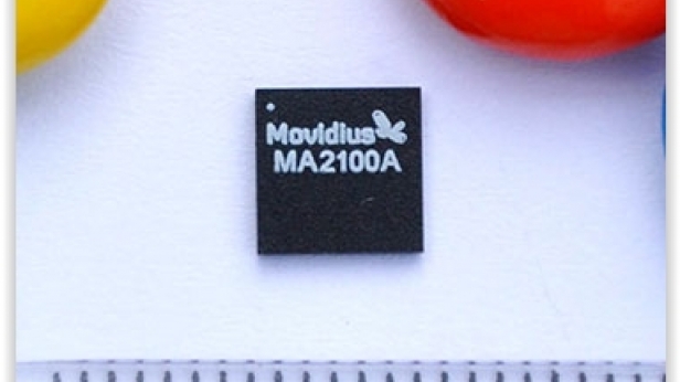 Google et Movidius s’associent pour mettre le deep learning au cœur de nos smartphones. Cet accord permet à Google d’intégrer son processeur de calcul dotant ainsi les mobiles d’une nouvelle forme d’intelligence artificielle