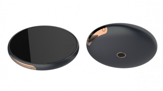 Ce drôle d'appareil est un smartphone ! Le Runcible de Monohm fait sensation avec son designe ressemblant à une montre à gousset. Fonctionnant sous un système d'exploitation alternatif, BuniOS, il est désormais en vente à 399$ en version de base