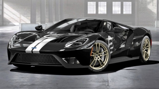 Pour les 50 ans de son historique triplé du Mans, Ford revient avec une GT '66 Heritage Edition, qui sera uniquement disponible pendant 12 mois !