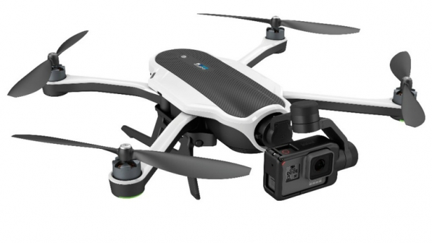 GoPro crée la surprise avec Karma, un quadricoptère composé d’une Hero5 black ou Hero5 Session, deux caméras surpuissantes, étanches jusqu’à 10 mètres et qui embarquent un stabilisateur d’images...