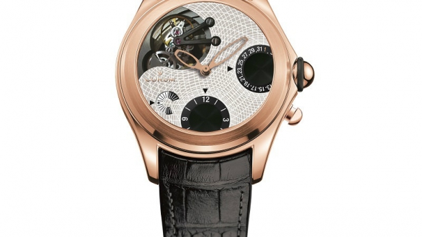 La montre Corum Bubble Tourbillon GMT est la plus compliquée des Bubble jamais créées: taillée dans un bloc d'or rose 18K, il en existe seulement 5 exemplaires !