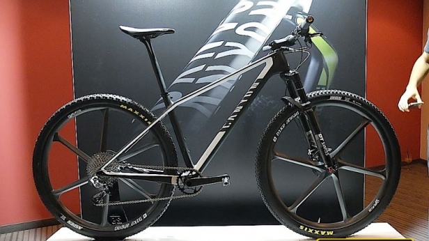 Canyon présente Exceed, son nouveau Cross-Country, 7,8 kg environ commercialisé à 9000 € !