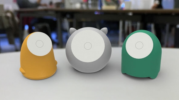 MOTI est un petit robot qui utilise un système de rappels et de récompenses pour aider à générer de bonnes habitudes. Il se base sur les sciences comportementales et sur la façon dont notre cerveau crée des habitudes