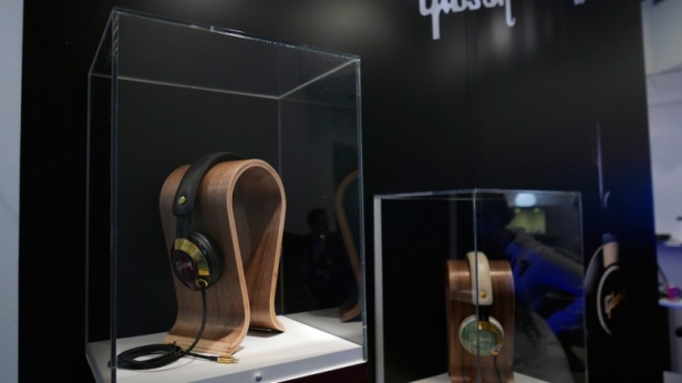Gibson sortira sur le marché une nouvelle gamme de casques très haut de gamme, avec des prix allant de 1 000 € à 10 000 € !