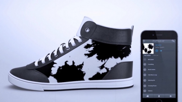 ShiftWear sont sûrement les chaussures connectées les plus géniales du moment: personnalisables à l'envie depuis le mobile, offrent une autonomie de 30 jours et sont rechargeables simplement en marchant, étanches et lavables en machine !