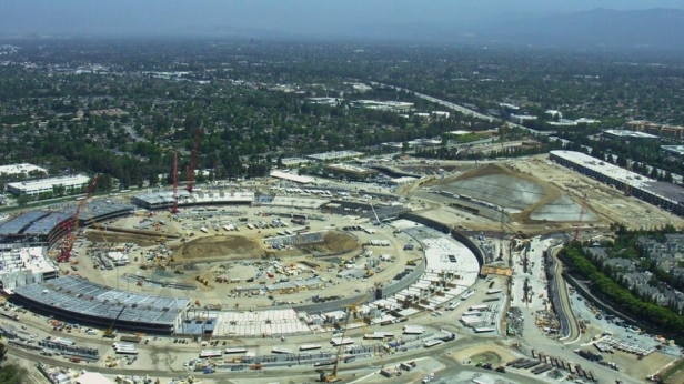 Le nouveau siège social d'APPLE à 5 milliards d'USD en construction selon des normes draconiennes - 12.000 personnes y travailleront