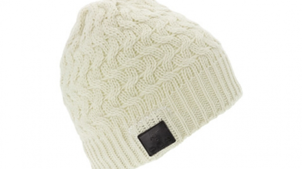 Cet hiver, KitSound est l’accessoire indispensable à s'offrir : un bonnet sans fil avec enceintes intégrées, connecté via Bluetooth au smartphone !
