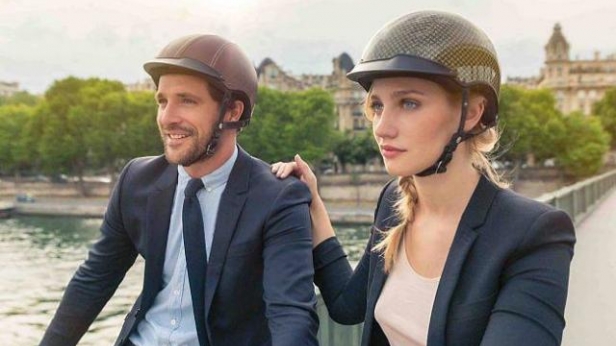 Un casque de vélo haut de gamme made in France - Fabriqué à partir de matériaux nobles et grâce à un assemblage artisanal, il est vendu à 249€