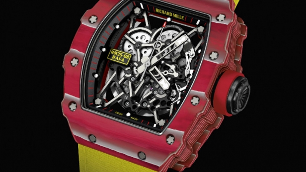 Richard Mille dévoile la nouvelle montre pour Rafael Nadal, la RM 35-02. Le premier calibre automatique dans cette collection, légère et résistant aux chocs ! Véritablement splendide