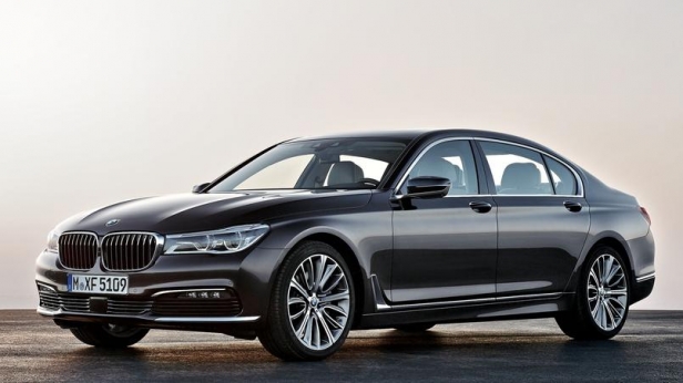 Le dernier bijou de BMW, la série 7 ! Elle allie raffinement, luxe, et innovations technologiques, proposée à partir de 86 500€