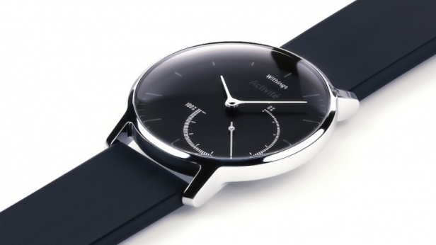 Withings crée la surprise avec Activité Steel, la montre connectée sporty-chic avec un concentré de technologies, qui résiste à 50 mètres sous l’eau ! Elle est proposée au prix de 169,95 euros