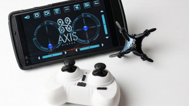 Tenant dans la paume de votre main, Axis Vidius est le plus petit drone au monde ! Offrant une résolution vidéo de 420p et une autonomie de 5 et 7 minutes, il est en pré-commande à 75$
