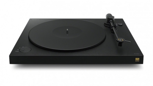 Sony dévoile une nouvelle platine vinyle très haut de gamme. La PS-HX500 promet une qualité audio haute résolution et sera disponible courant 2016 à 500 €