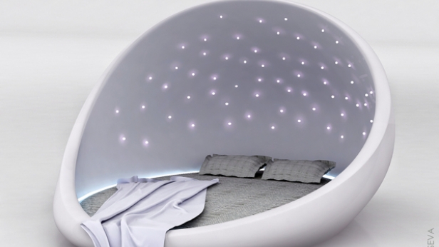 Un concept qui fera des heureux: le Cosmos Bed vous donnera l'impression de dormir sous les étoiles, avec une voûte éclairée au LED, un diffuseur aromatique reproduisant l'odeur de la rosée matinale et une atmosphère sonore variée...