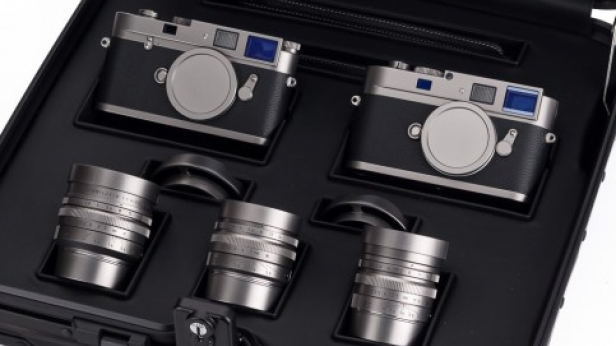 Une édition très limitée, la Leica M « Null Series », à 25 exemplaires seulement ! Accompagnés d'objectifs, ils pourront couvrir presque toutes les situations, pour le prix de 74 500 $ !