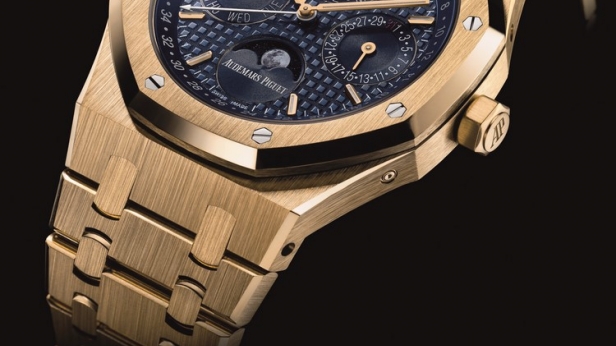 Audemars Piguet son dernier Quantième Perpétuel Royal Oak tout en or jaune 18 carats !