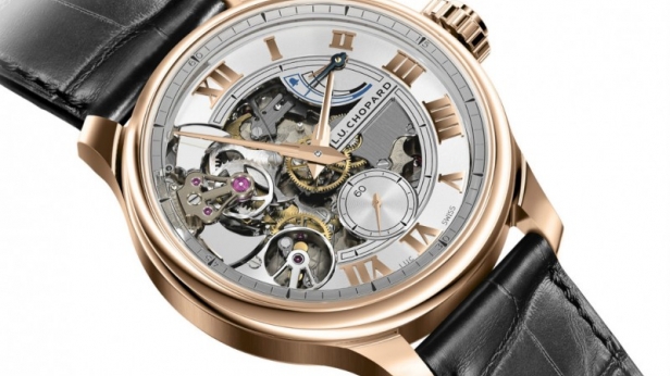 Pour ses 20 ans, Chopard lance la L.U.C Full Strike, sa première montre à répétition minutes ! En or rose équitable, équipée d'un calibre à répétition minutes L.U.C 08-01, elle sonne les heures, les quarts et les minutes sur des timbres en saphir !