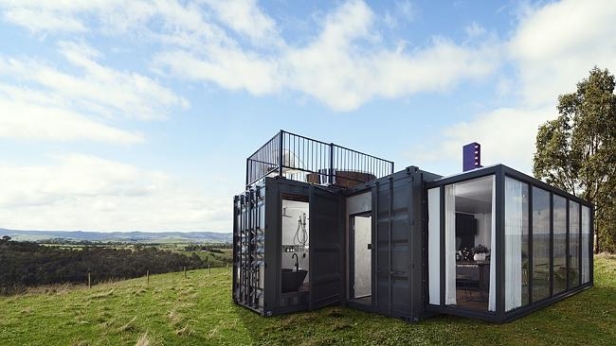 Un hôtel itinérant de luxe en Australie ! Fabriqué à partir de conteneurs maritimes, il contient tout le luxe attendu d'un grand hôtel. La nuitée peut coûter jusqu'à 32 000 $ en fonction de l'emplacement et du coût de transport pour y accéder !