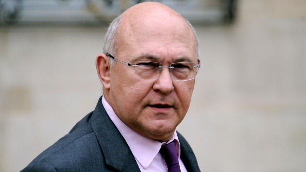 Michel Sapin a récemment affirmé ""Nous voulons fermer la parenthèse de la hausse d'impôts". Dans une interview consacrée à Le Point, il a fait part de sa volonté, réformer de fond en comble le système fiscal : prélèvement à la source prévu pour 2017