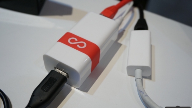 Lima, cette start-up française pourrait rivaliser sérieusement avec la Dropbox, plus besoin de passer par le Cloud... on branche le boîtier Lima et tous fichiers sont automatiquement accessibles !