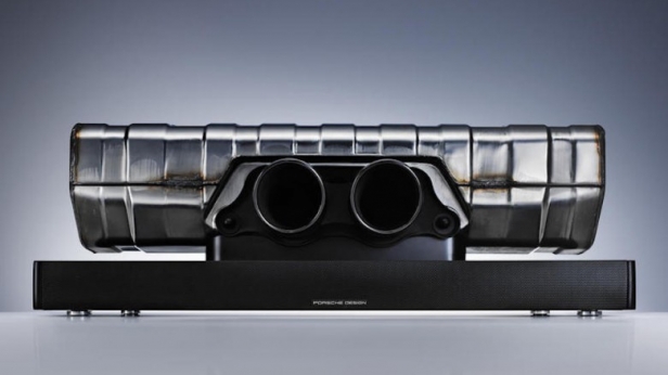Porsche Design dévoile une barre de son qui reprend la forme de l’échappement d’une 911 GT3 ! Un objet de collection à s'offrir à 2 900 €
