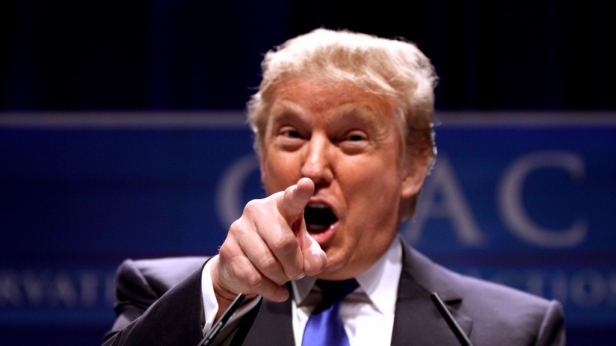 Donald Trump qui a connu 4 mises en faillite dans sa carrière tente d'expliquer aux Américains qu'il est le bon candidat pour résoudre l'énorme problème de la dette du pays... Ce n'est pas gagné...
