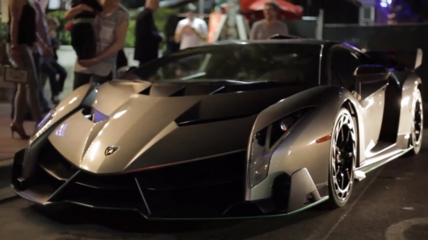 La Lamborghini Veneno, une supercar construite pour les 50 ans de la marque italienne, en 12 exemplaires. A s'offrir pour la somme de 3M € !