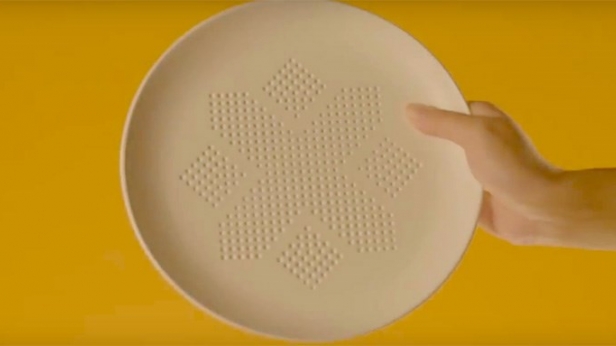 Absorbplate trouvera sa place dans toute les cuisines. Cette assiette est dotée d’un système astucieux et innovant qui lui permet de mettre de côté les mauvaises graisses