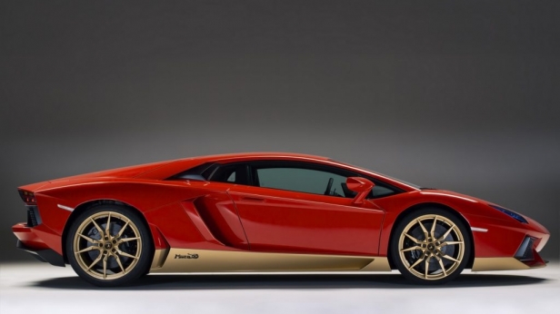 Pour le 50ème anniversaire de la Miura, Lamborghini a présenté la prochaine Aventador Miura Homage, une série spéciale de l’actuelle Aventador coupé. Elle sera éditée à 50 exemplaires seulement !