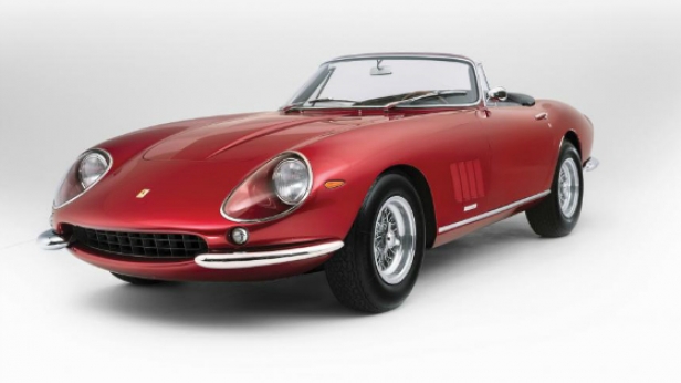 Cette Ferrari 275 GTS/4 NART Spider sera bientôt vendue aux enchères à 26 millions $ ! Il n’existe qu’une dizaine d’exemplaires de ce modèle..
